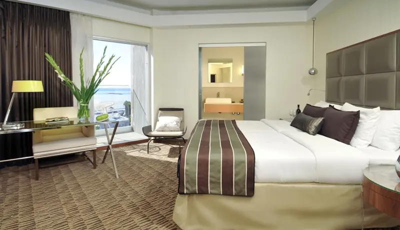 Carlton Tel Aviv, Premium room - Partial Sea View