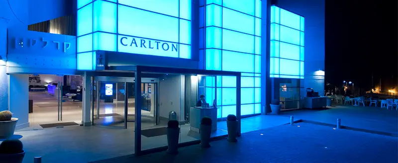carlton at night