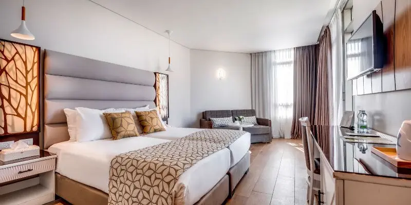 Lavi Hotel