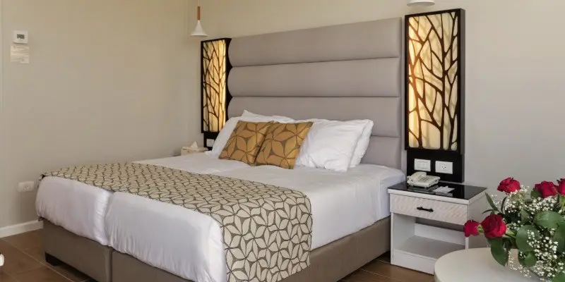 Lavi Hotel